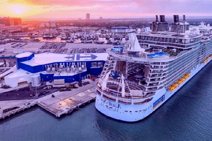 Maya, 37, a red dark-eyed caribbean companion based in Rodochori. Offering Roleplay, Striptease, BDSM, Tantra. Available for incall and outcall, overnight bo...