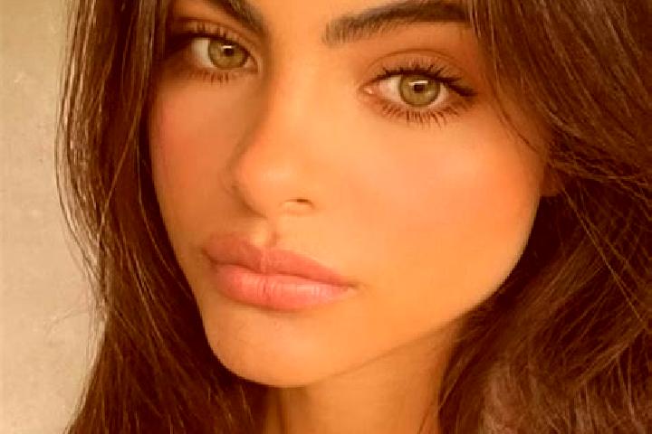 Maya, 37, a red hazel-eyed indian companion based in Cadorago-Caslino al Piano. Offering GFE, Massage, Dinner Date, BDSM, Domination. Available for incall an...