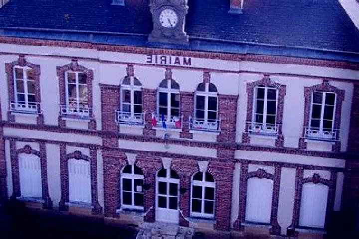 Maya, 37 — Escort in Prunay-le-Gillon, France