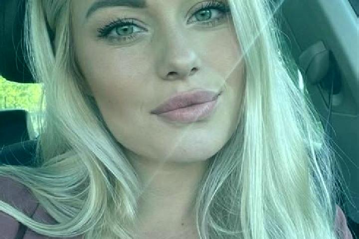 Maya, 38, a blonde hazel-eyed ebony companion based in Sintra. Offering Party Girl, 69, Striptease, Domination, A-Level. Available for incall and outcall, da...