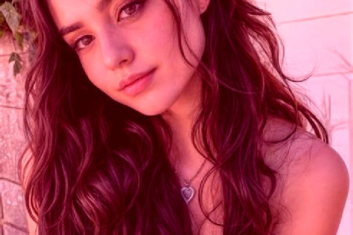 Mia, 20, a auburn amber-eyed european companion based in Diaz. Offering Fetish, OWO, A-Level. Available for incall and outcall, overnight bookings available.