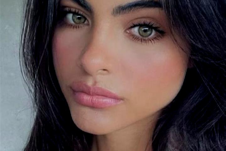 Mia, 20, a brunette dark-eyed caucasian companion based in Behram. Offering Duos, Tantra, CIM. Available for incall and outcall, overnight bookings available.