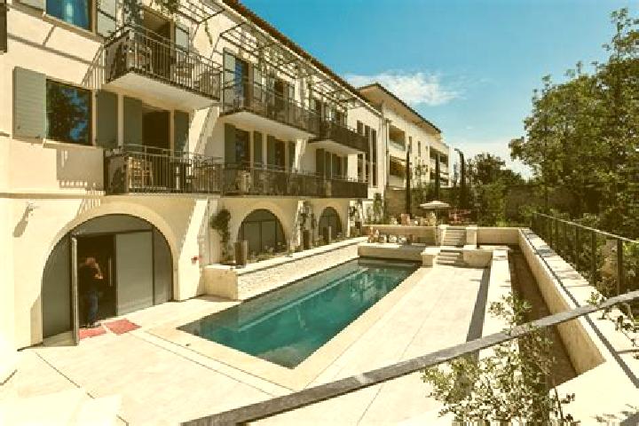 Mia, 20 — Escort in Quibou, France