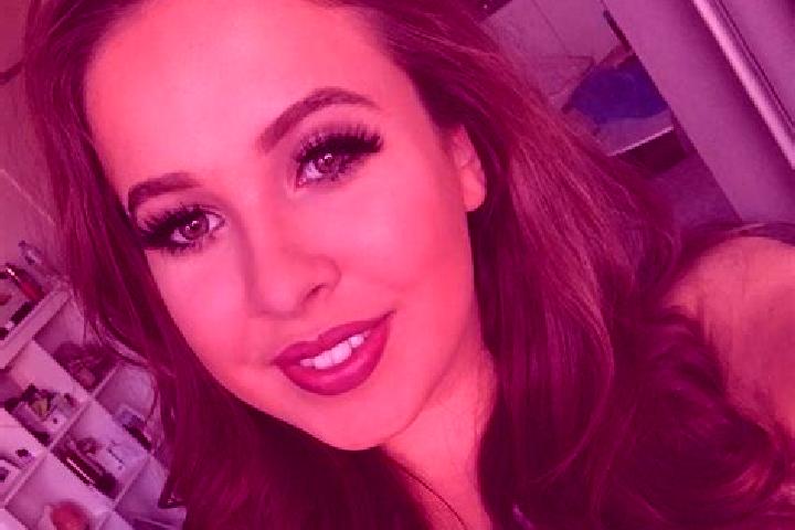 Mia, 21, a auburn amber-eyed caucasian companion based in Gandorhun. Offering Prostate Massage, Fetish, Domination, A-Level, Couples. Available for incall an...