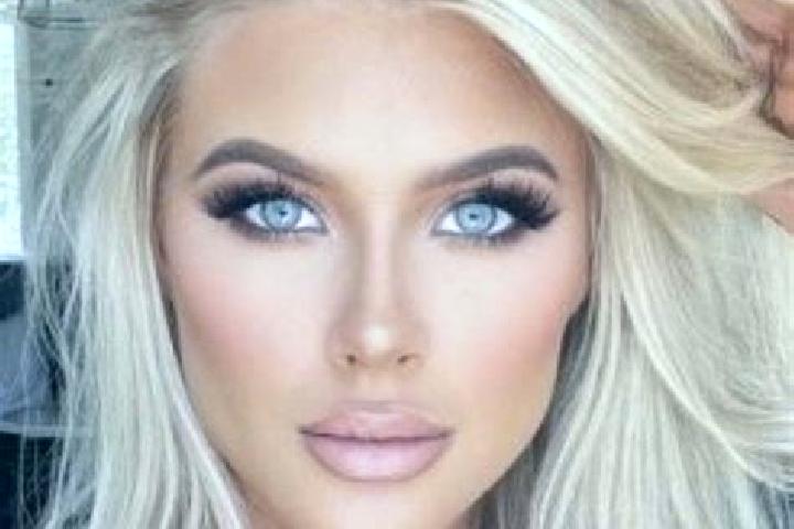 Mia, 21, a platinum blonde brown-eyed mixed companion based in Sammarcolles. Offering Domination, Party Girl, 69, BDSM. Available for incall and outcall, ove...