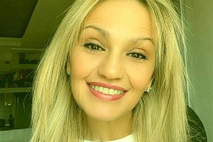 Mia, 21 — Escort in Blandesti, Romania