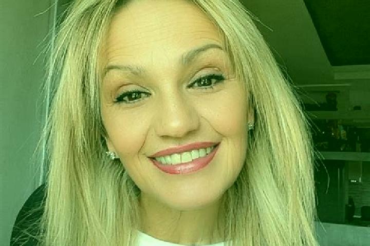 Mia, 21 — Escort in Bron, France