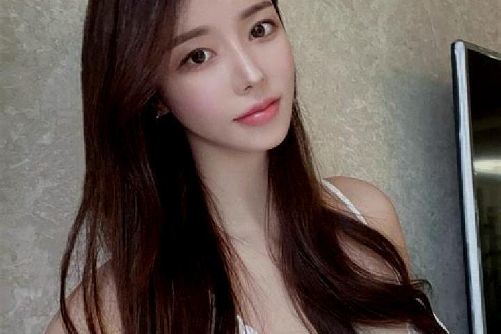 Mia, 21 — Escort in Cunliji, China