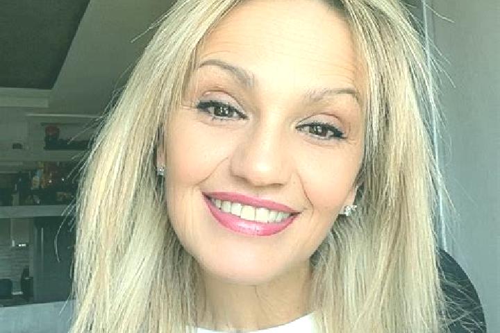 Mia, 21 — Escort in Queensdale, South Africa
