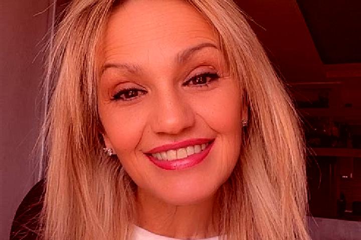 Mia, 21 — Escort in Van Starkenborgh, Netherlands