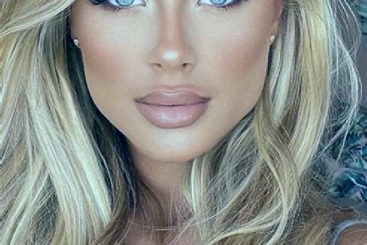 Mia, 22, a blonde hazel-eyed latina companion based in Membrillera. Offering Striptease, Massage. Available for incall and outcall, overnight bookings availa...