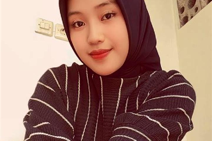 Mia, 22 — Escort in Cimaragas, Indonesia