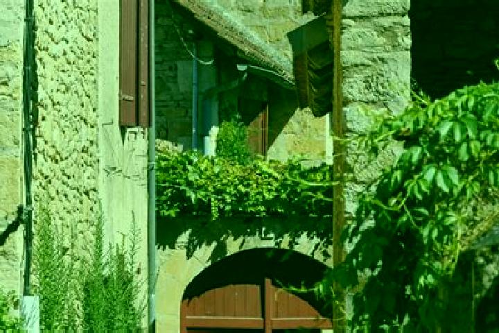 Mia, 22 — Escort in Condat-sur-Vezere, France