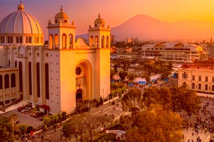 Mia, 22 — Escort in San Salvador, Peru