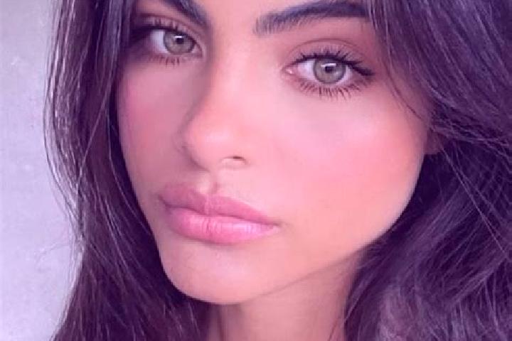 Mia, 23, a black hazel-eyed mediterranean companion based in Bronnoysund. Offering OWO, Dinner Date. Available for incall and outcall, day and evening dates.