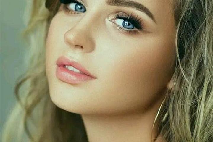 Mia, 23, a dark blonde blue-eyed asian companion based in Murmashi. Offering Fetish, Tantra, Travel Companion. Available for incall and outcall, overnight bo...