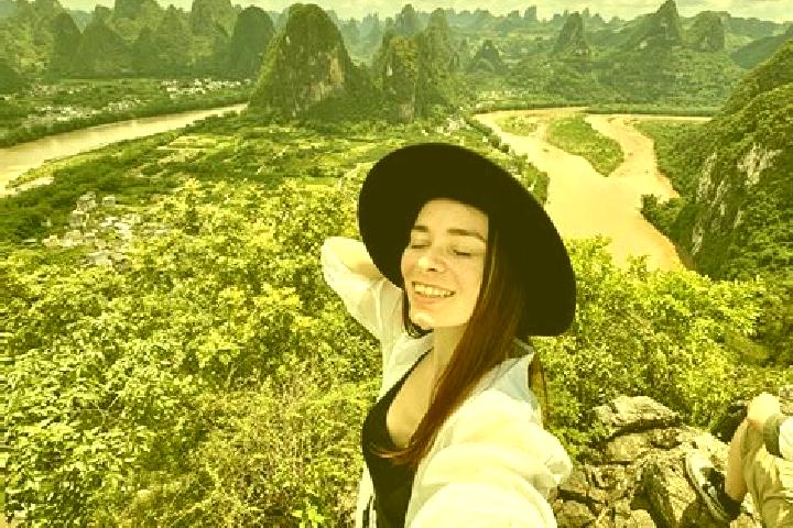 Mia, 23 — Escort in Longtoushan, China