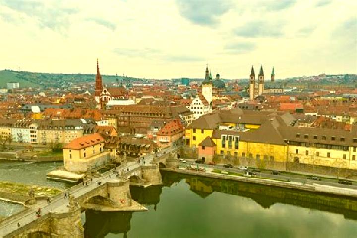 Mia, 23 — Escort in Wuerzburg, Germany