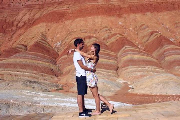 Mia, 23 — Escort in Zhangye, China