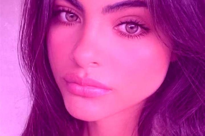 Mia, 24, a black green-eyed caucasian companion based in Dobrinj. Offering Overnight, Tantra. Available for incall and outcall, day and evening dates.