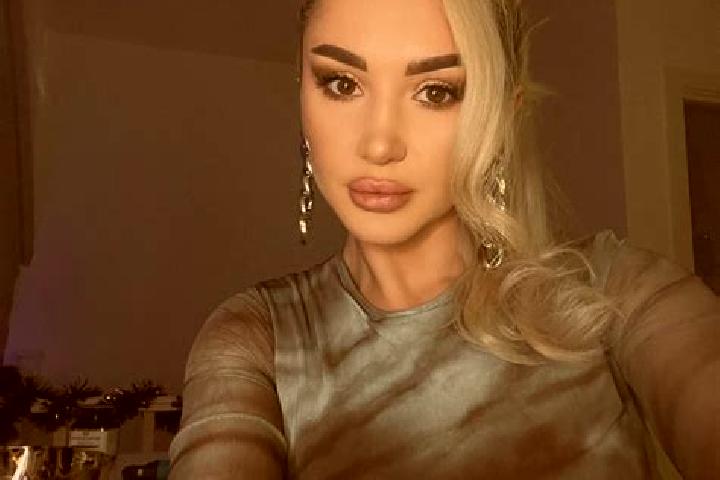 Mia, 24, a blonde grey-eyed asian companion based in El Menzel. Offering GFE, Travel Companion, Striptease. Available for incall and outcall, day and evening...