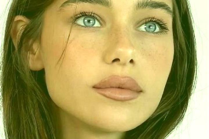 Mia, 24, a brunette blue-eyed indian companion based in Mitrousi. Offering Erotic Massage, Deep French Kissing, 69, Couples, BDSM. Available for incall and o...