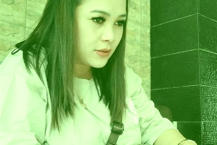 Mia, 24 — Escort in Denok, Indonesia