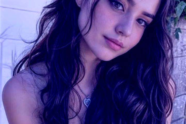 Mia, 25, a auburn dark-eyed middle eastern companion based in Turze Pole. Offering Couples, Erotic Massage, CIM, Party Girl, Fetish. Available for incall and...
