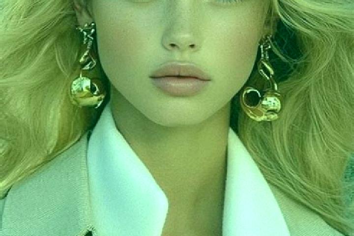 Mia, 25, a dark blonde amber-eyed caribbean companion based in Podiagouine. Offering Roleplay, Duos, Erotic Massage, A-Level, GFE. Available for incall and o...