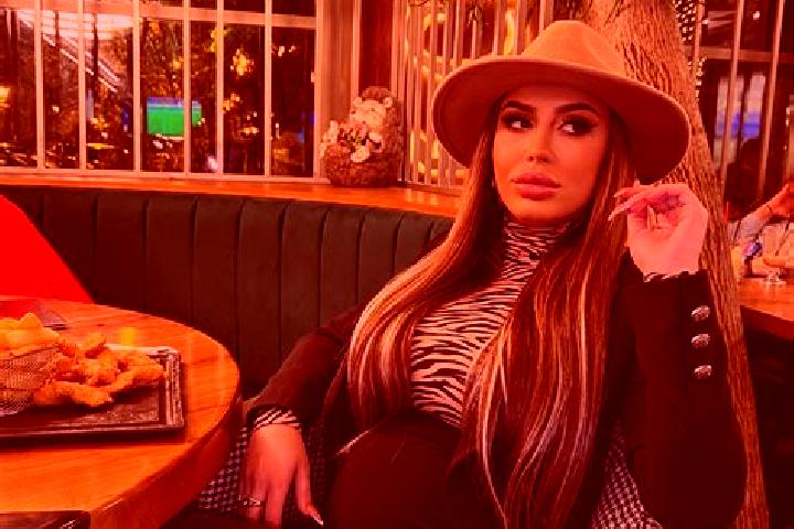 Mia, 25 — Escort in Mavrodin, Romania