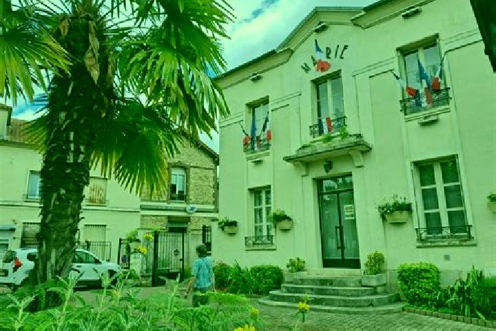 Mia, 25 — Escort in Montlignon, France
