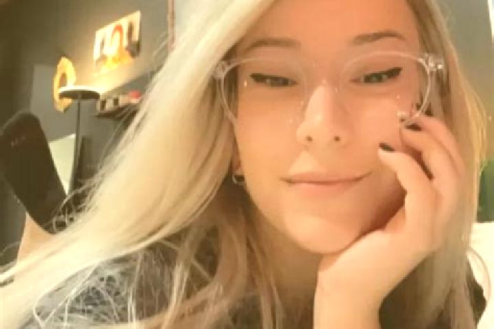 Mia, 26, a blonde dark-eyed middle eastern companion based in Klein Reken. Offering Tantra, Roleplay, Fetish. Available for incall and outcall, overnight boo...