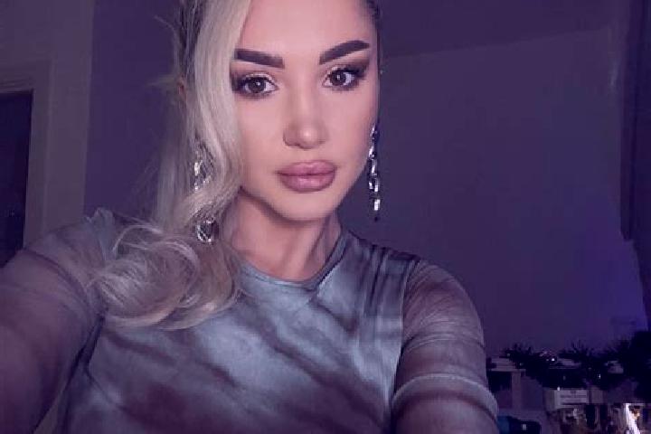Mia, 26, a blonde grey-eyed indian companion based in Xia Boingor. Offering Domination, GFE, Travel Companion. Available for incall and outcall, overnight bo...