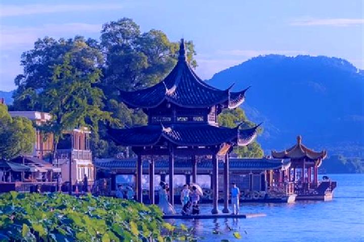 Mia, 26 — Escort in Xianju, China