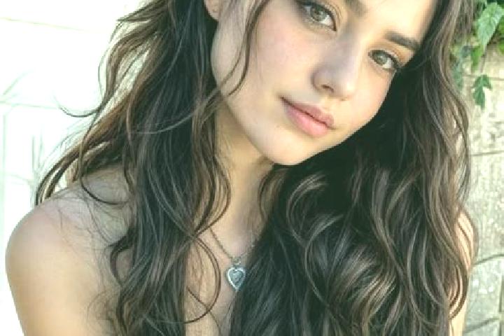Mia, 27, a auburn amber-eyed slavic companion based in Osiao. Offering Domination, Deep French Kissing, OWO, A-Level, Party Girl. Available for incall and ou...