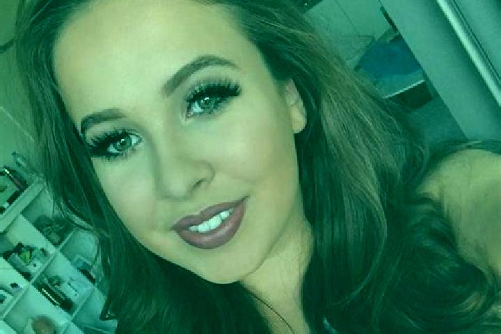 Mia, 27, a auburn dark-eyed middle eastern companion based in Plaine des Papayes. Offering Prostate Massage, A-Level, Party Girl. Available for incall and ou...