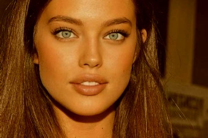Mia, 27, a brunette blue-eyed mediterranean companion based in Charibatia. Offering Fetish, Deep French Kissing, Erotic Massage. Available for incall and out...