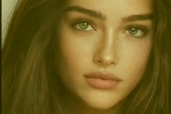 Mia, 27, a chestnut grey-eyed caucasian companion based in Moulis-en-Medoc. Offering Girlfriend Experience, Dinner Date, CIM, 69, Party Girl. Available for i...