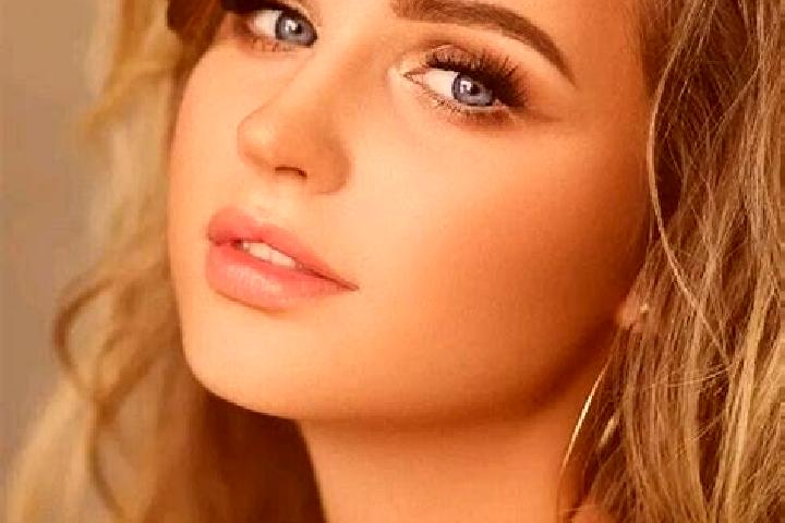 Mia, 27, a dark blonde blue-eyed mediterranean companion based in Alforja. Offering Travel Companion, Duos, Couples, GFE. Available for incall and outcall, o...
