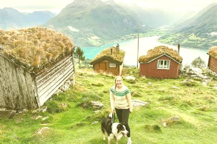 Mia, 27 — Escort in Mebonden, Norway