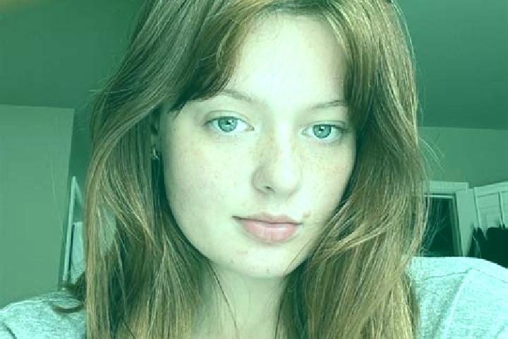 Mia, 28, a red hazel-eyed caucasian companion based in Santa Uxia de Ribeira. Offering Dinner Date, Girlfriend Experience, Massage, CIM. Available for incall...