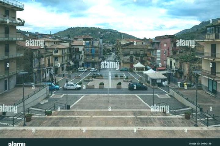 Mia, 28 — Escort in Belmonte Mezzagno, Italy
