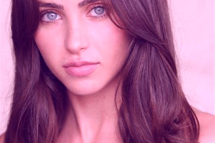 Mia, 29, a brunette hazel-eyed latina companion based in Niwari. Offering Fetish, Deep French Kissing, Dinner Date, Travel Companion, Erotic Massage. Availab...