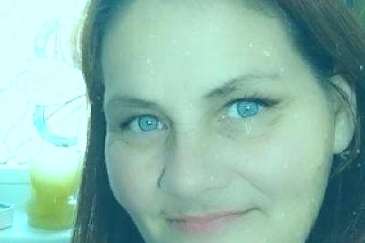 Mia, 29, a red grey-eyed european companion based in Coburlar. Offering Dinner Date, CIM, Tantra, BDSM, Prostate Massage. Available for incall and outcall, d...