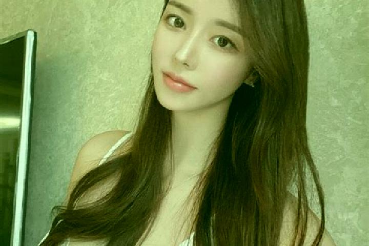Mia, 29 — Escort in Heiiyugou, China
