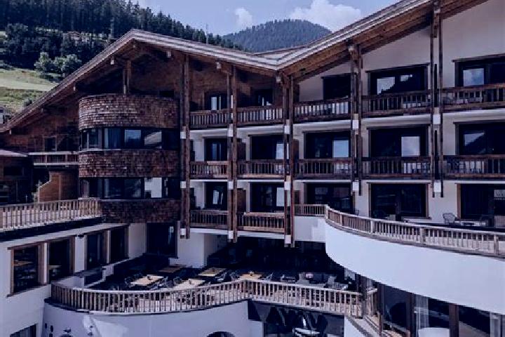 Mia, 29 — Escort in Nauders, Austria