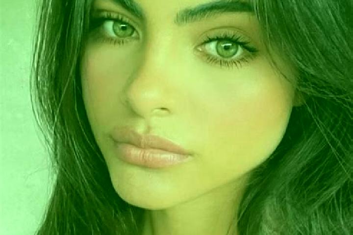 Mia, 30, a black dark-eyed indian companion based in Mesetas. Offering BDSM, OWO, Roleplay. Available for incall and outcall, day and evening dates.