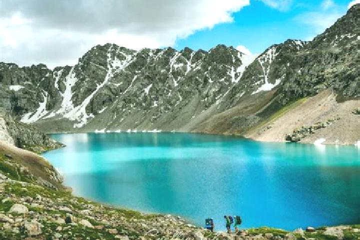 Mia, 30 — Escort in Kara-Kulja, Kyrgyzstan