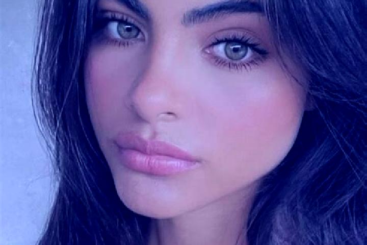 Mia, 31, a brunette dark-eyed indian companion based in Esches. Offering OWO, Domination, Girlfriend Experience. Available for incall and outcall, day and ev...