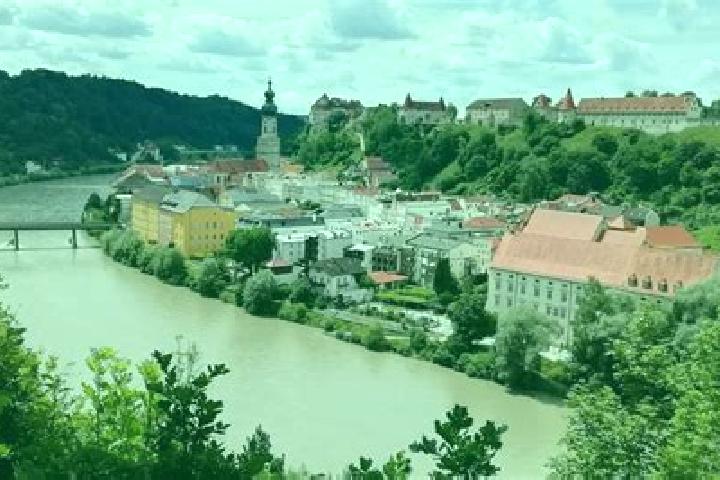 Mia, 31 — Escort in Trostberg an der Alz, Germany
